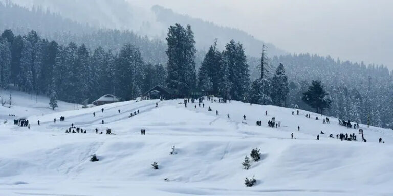 Sensasi Bermain Ski Dan Menikmati Musim Dingin Di Gulmarg